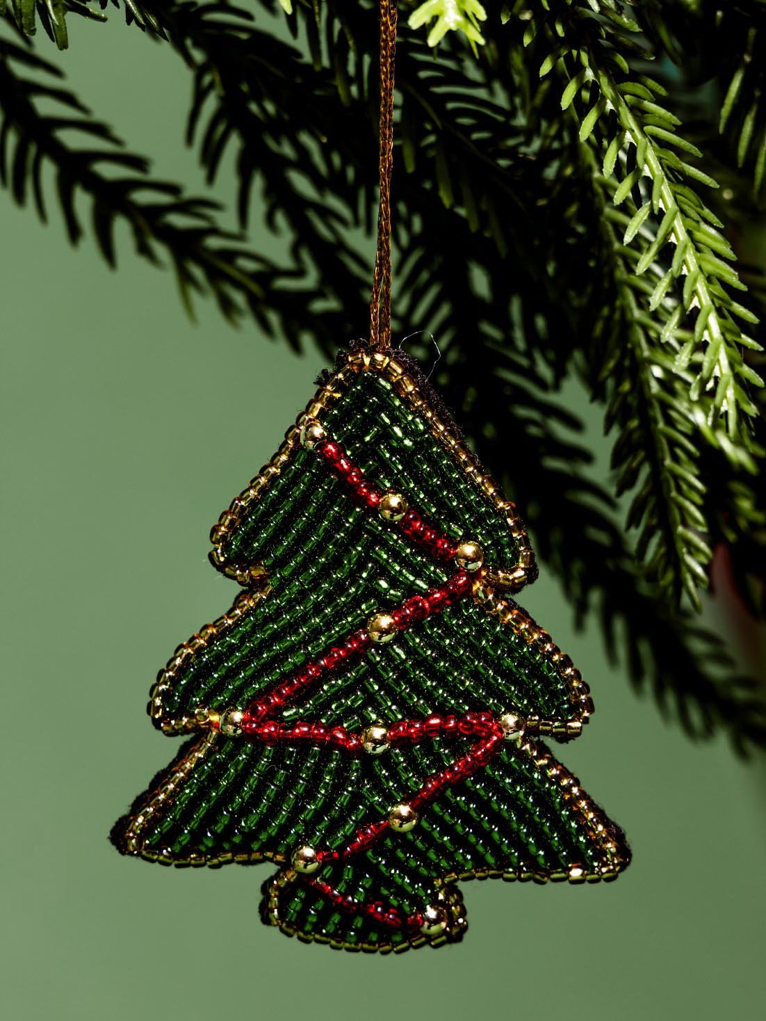 2023_Joffa_NightlightCollection_CharmingTreeOrnament_1200x1600_02copy2.jpg
