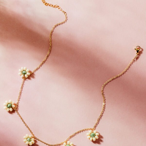 Daisy Necklace